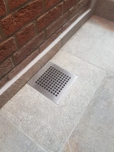 Kellertreppe mit Keramischen Platten Feinsteinzeug Belag